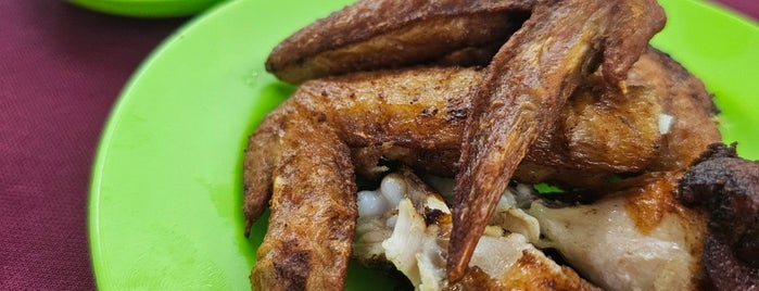 Fatty Crab Restaurant 肥佬蟹海鮮樓 is one of Food.