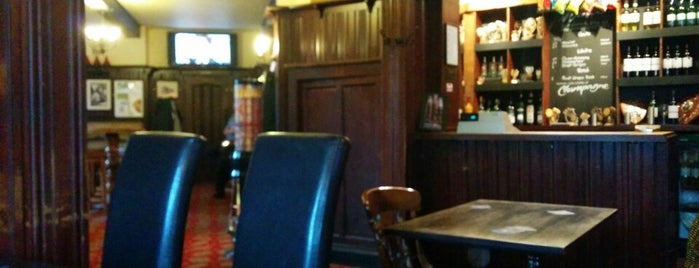 The Three Horseshoes is one of Pubs - London South West.