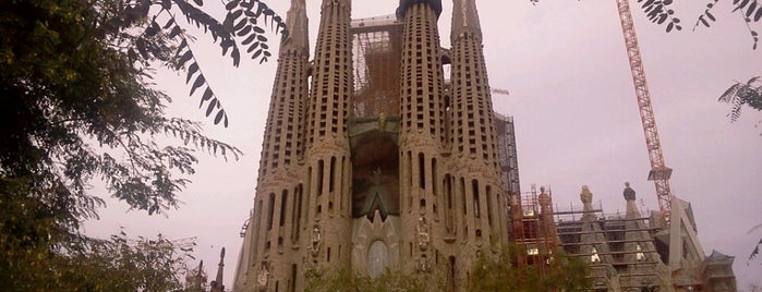 Basílica de la Sagrada Família is one of Города.