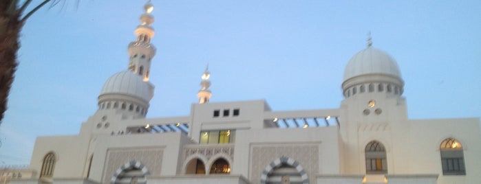 AlRajhi Mosque is one of Locais curtidos por T.