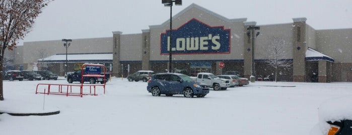 Lowe's is one of Orte, die Jim gefallen.