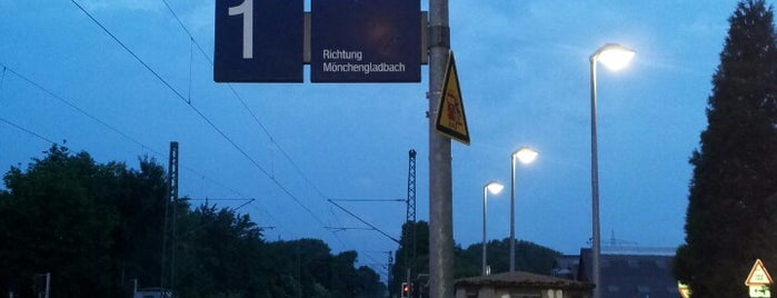 Bahnhof Anrath is one of Bf's Niederrheinisches Land.