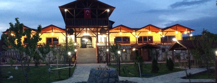 Kızılören Kirazlı Bahçe Et Mangal Restorant is one of Bir Gurmenin Seyir Defteri.