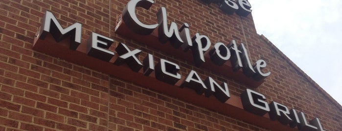 Chipotle Mexican Grill is one of Tempat yang Disukai h.