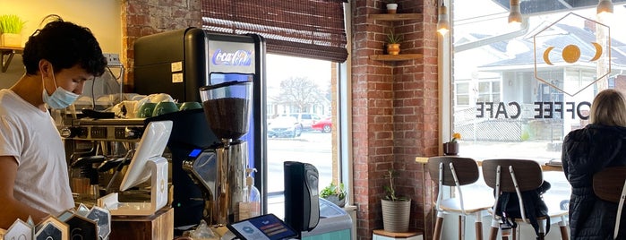 Honey Moon Coffee Cafe is one of Evansville.