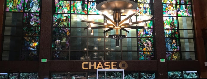 Chase Bank is one of สถานที่ที่ Jacqueline ถูกใจ.