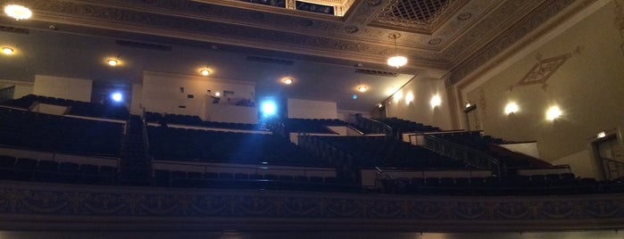 The Perot Theater is one of Posti che sono piaciuti a JD.