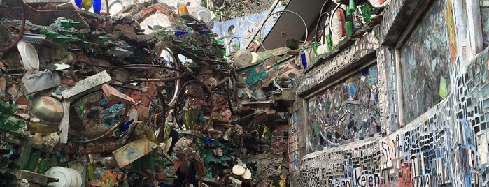 Philadelphia's Magic Gardens is one of Marianna’s Liked Places.
