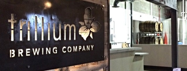 Trillium Brewing Company is one of Orte, die Ian gefallen.