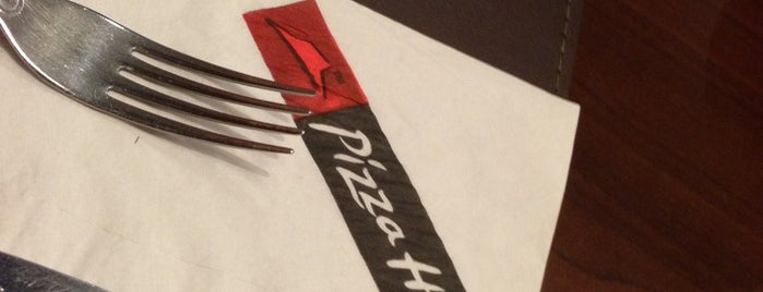 Pizza Hut is one of Favoritos.