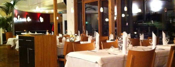 Achalm Hotel Restaurant is one of Tempat yang Disukai Andreas.
