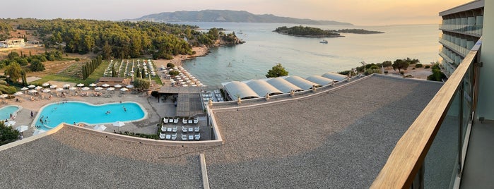 Aks Hinitsa Bay is one of Hotel/Resort.