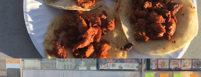 Leo's Taco Truck is one of Rj 님이 좋아한 장소.