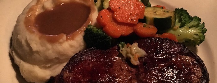 Stubrik's Steakhouse is one of Rjさんのお気に入りスポット.