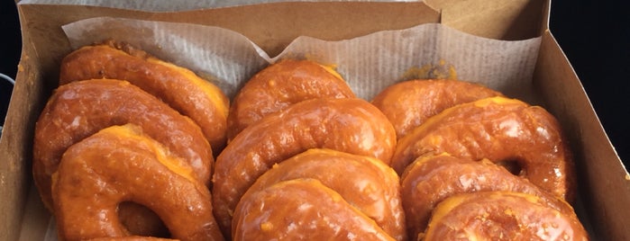 Round Rock Donuts is one of Posti che sono piaciuti a Rj.