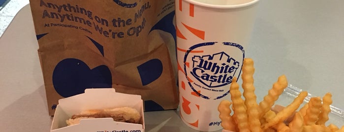 White Castle is one of Rjさんのお気に入りスポット.