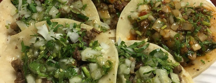 Tacos El Rancho is one of Posti che sono piaciuti a Rj.