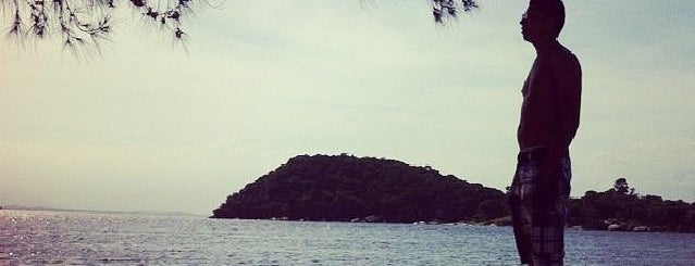 Pedra da Moreninha is one of Ilha de Paquetá.