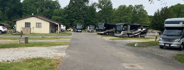 Graceland RV Park & Campground is one of USA Südstaaten.