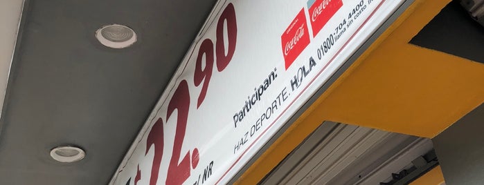Oxxo is one of Mayteさんのお気に入りスポット.