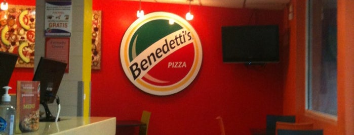 Benedetti's Pizza Chapalita is one of The Dickinson Guest House neighborhood.