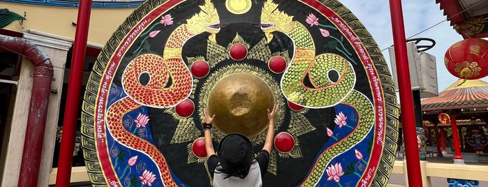 Suphan Buri City Pillar Shrine is one of Vee 님이 좋아한 장소.