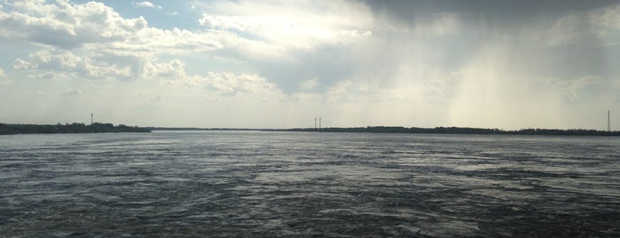 Саратовская ГЭС is one of สถานที่ที่ Михаил ถูกใจ.
