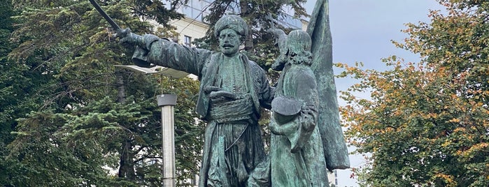 Spomenik Knezu Milošu is one of Něco.