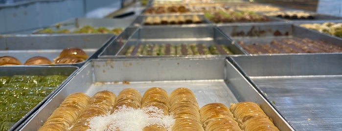 Simit Susam is one of Sweets and pastries.
