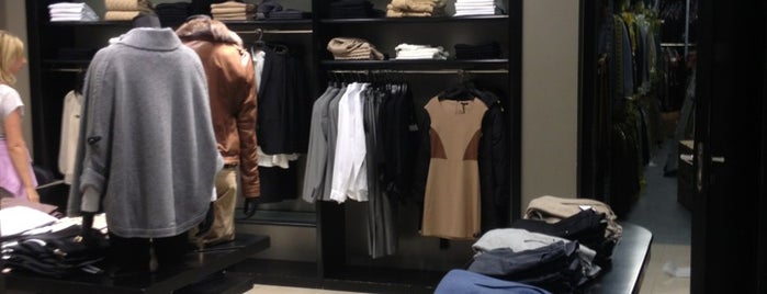 Massimo Dutti is one of Alex : понравившиеся места.