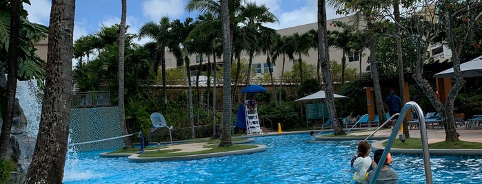 Dusit Beach Resort Poolside is one of Christopher 님이 좋아한 장소.