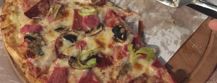 Sünger Pizza is one of Posti che sono piaciuti a Mert Efe.