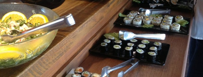 Caticlan Sushi Lounge is one of Lieux qui ont plu à Werner.