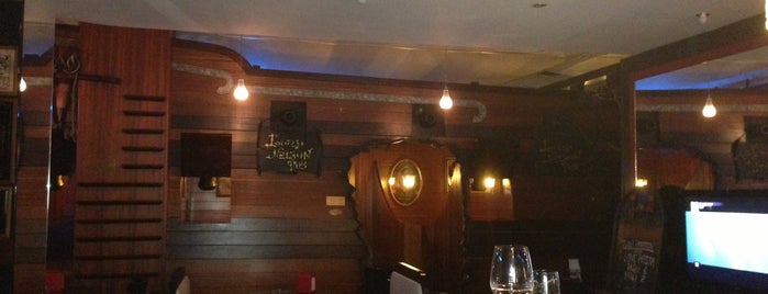 Lord Nelson's Irish Pub is one of locali preferiti.
