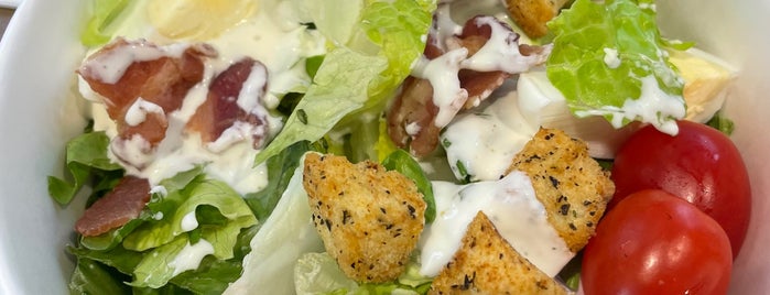 Pret A Manger is one of The 15 Best Places for Chicken Caesar in Washington.