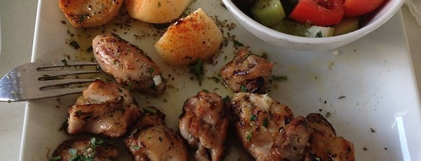 Little Greek Taverna is one of Locais curtidos por FoodMeUpScotty.