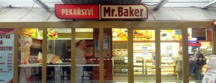 Mr. Baker is one of Lieux qui ont plu à Jarmil M..