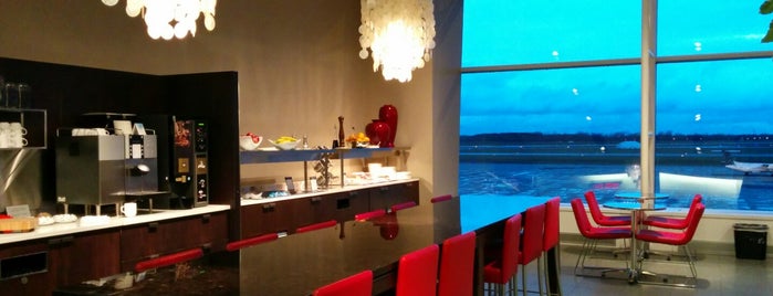 Maple Leaf Lounge (International) is one of Airport Lounges.