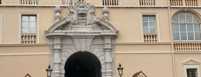 Palais Princier de Monaco is one of Tempat yang Disukai Oliva.