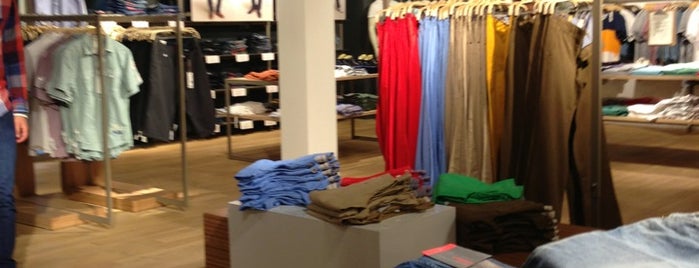 Esprit is one of N A M U R stores.