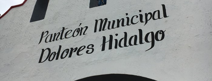Panteón Municipal de Nuestra Señora de los Dolores is one of สถานที่ที่ Salvador ถูกใจ.