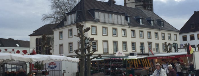 Marktplatz is one of Lieux qui ont plu à Hans.