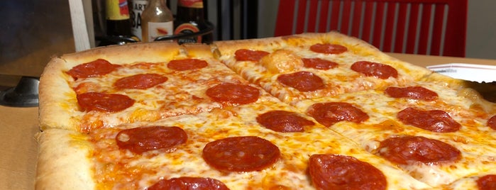 Pizza Amore City Shops del Valle is one of Lugares favoritos de Os.
