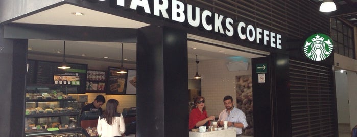 Starbucks is one of Orte, die Carlos gefallen.