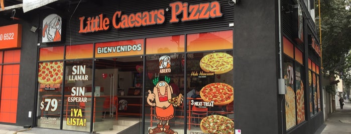 Little Caesars Pizza is one of Tempat yang Disukai Beno.