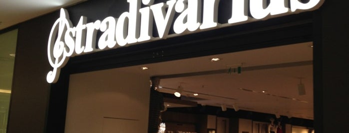 Stradivarius is one of kevinさんのお気に入りスポット.