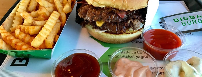 Big Bang Burger is one of Deniz'in Beğendiği Mekanlar.
