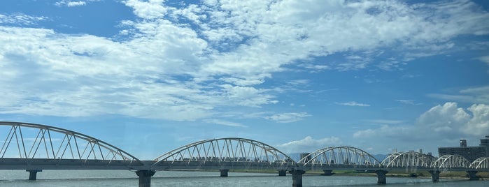 新十三大橋 is one of うまれ浪花の 八百八橋.