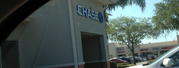 Chase Bank is one of Tempat yang Disukai Bradley.