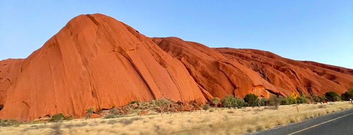 Uluṟu is one of Australia.